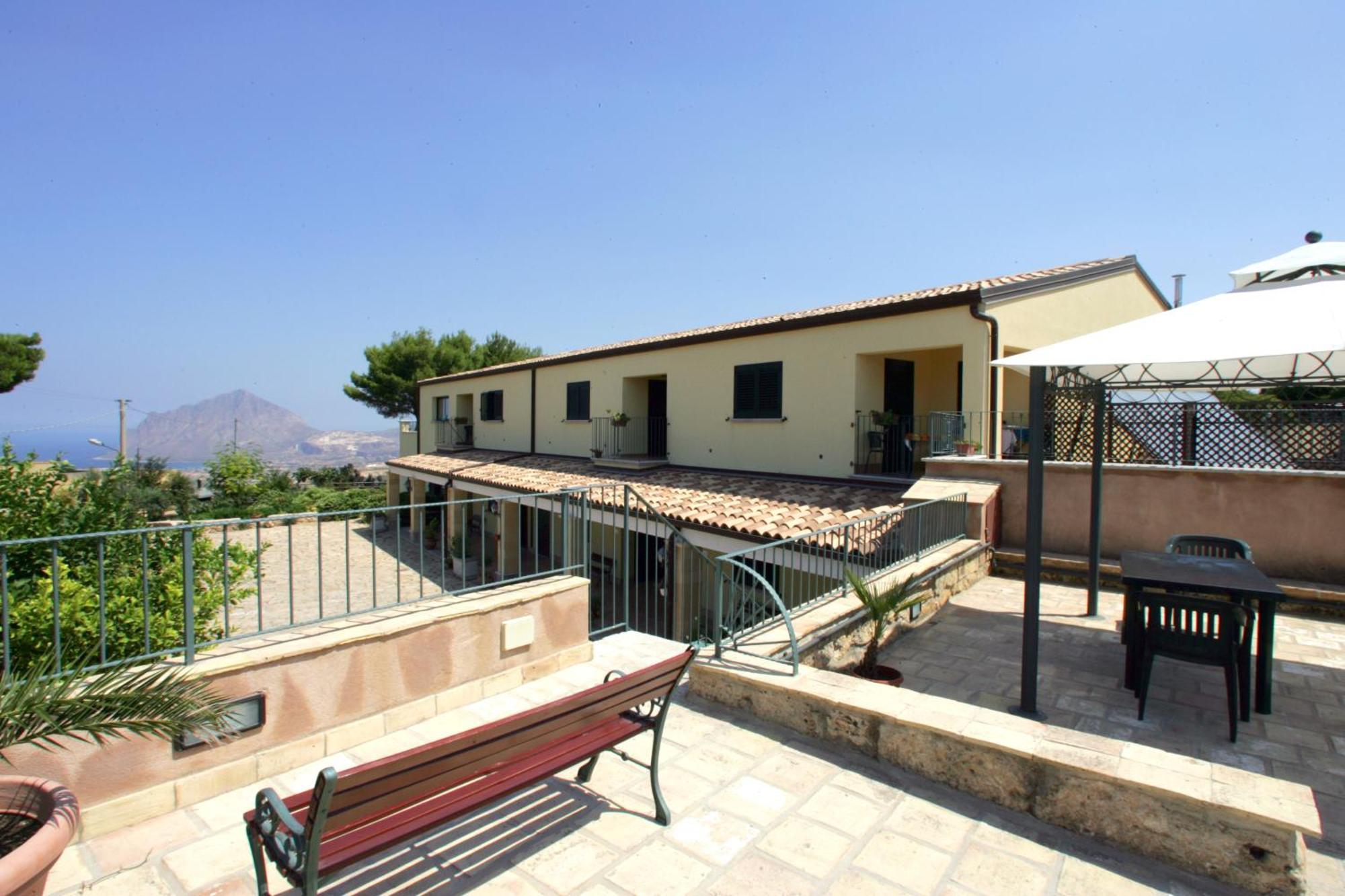 Brezza D'Estate Apartment Valderice Exterior photo